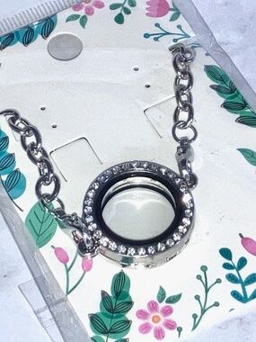 🎀 3/$15 - FL Floating ROUND Charms Memory Locket Bracelet w/10 charms
